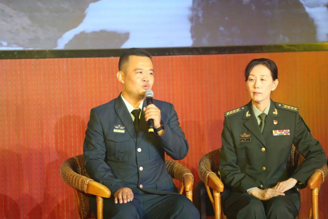 向党旗报告<strong></p>
<p>康复疗养</strong>！——天津康复疗养中心隆重举行先进事迹情景报告会:康复疗养