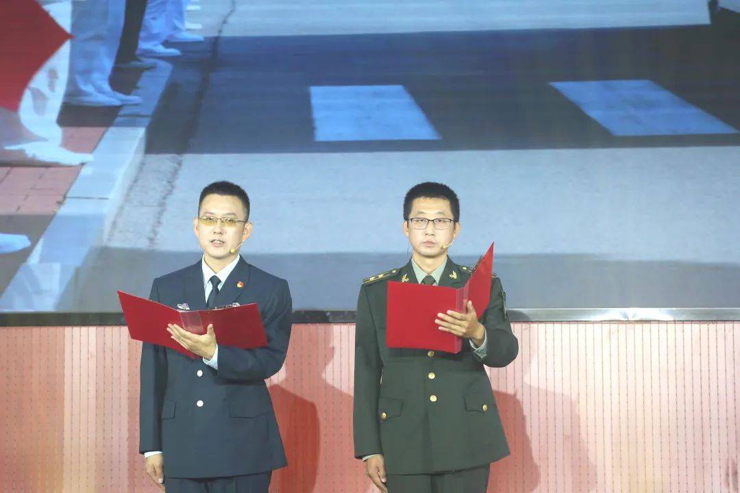 向党旗报告<strong></p>
<p>康复疗养</strong>！——天津康复疗养中心隆重举行先进事迹情景报告会:康复疗养